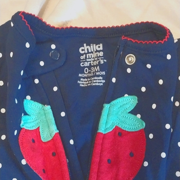 Strawberry-Themed Pajamas 3m Carter's - Picture 5 of 11